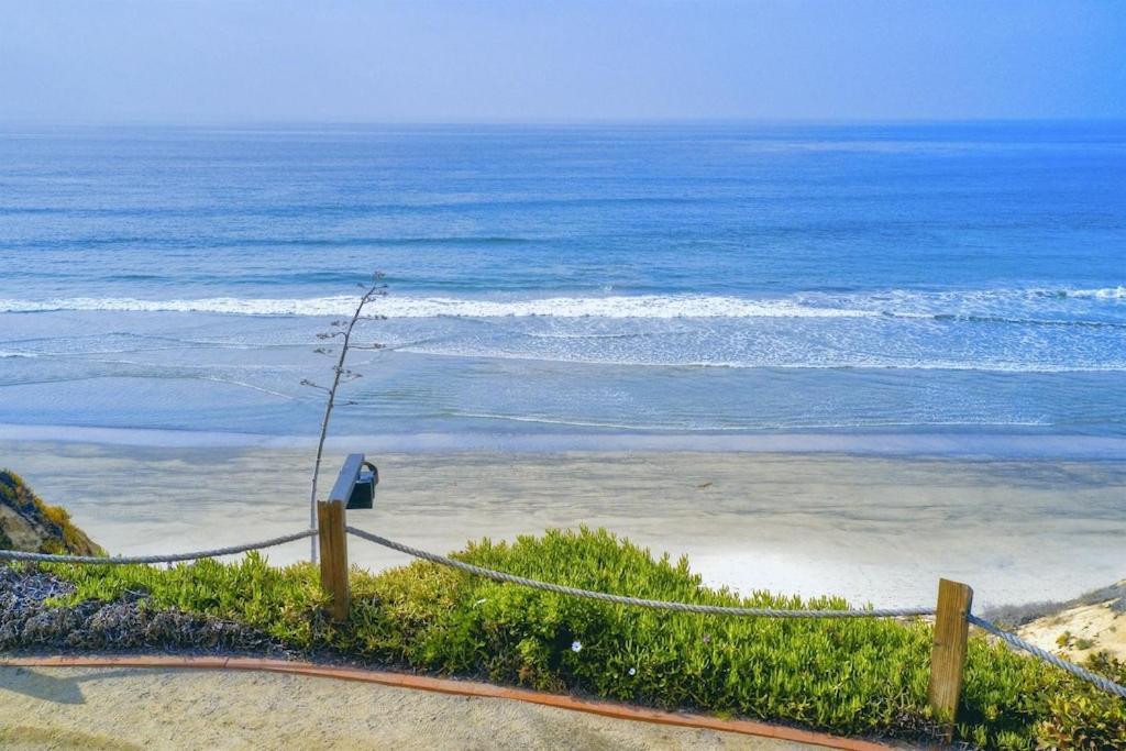 Oceanfront Luxury, Fully Remodeled, Five-Star Apartment Solana Beach Exterior photo